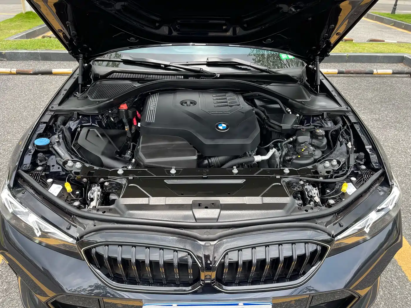 BMW 3 Series 2025 330Li M Sport Night Edition фото 25