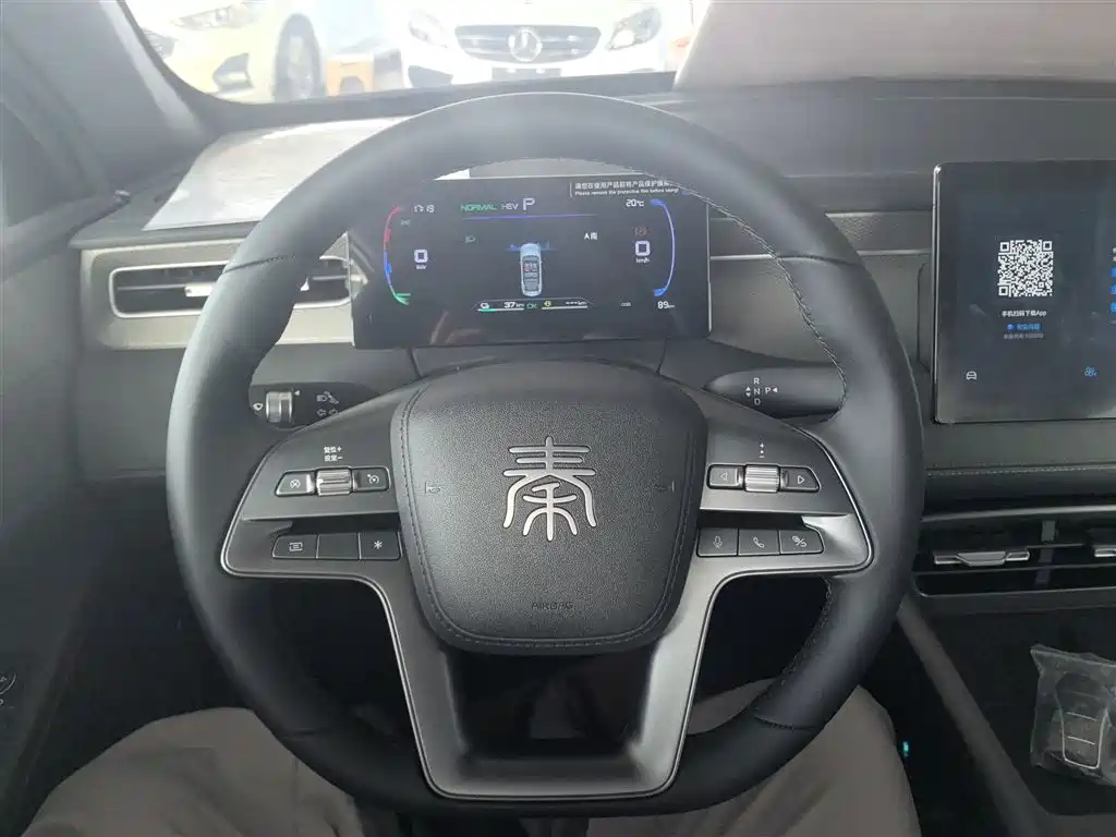 BYD Qin PLUS 2026 DM-i Smart Edition 128KM Progressive фото 3