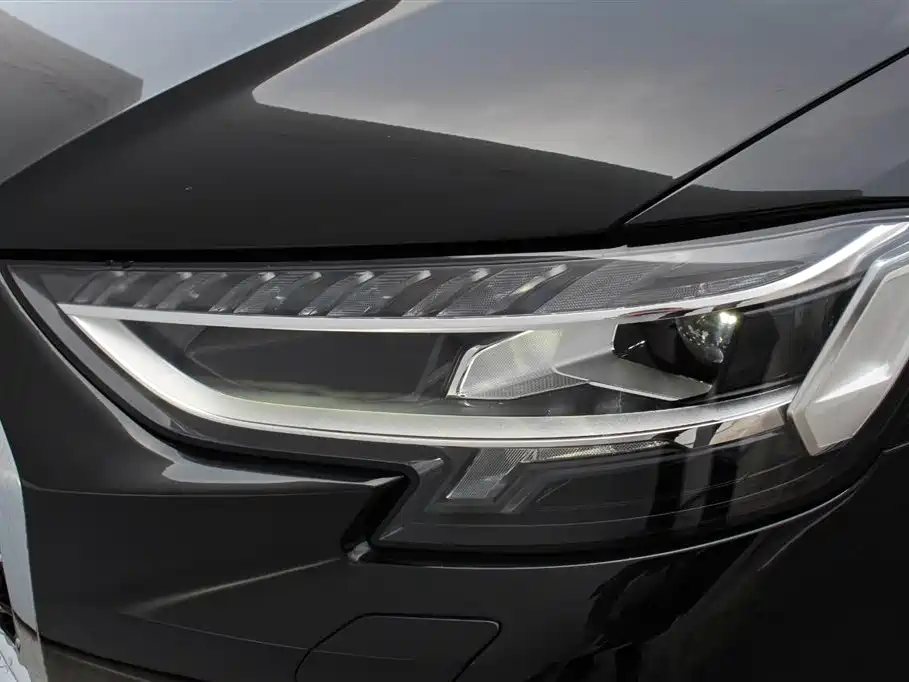 Audi A8 2023 A8L 50 TFSI quattro Exclusive фото 12