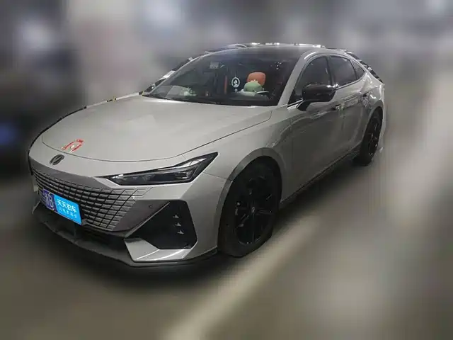 Changan UNI-V 2022 1.5T Premium Model — фото 1