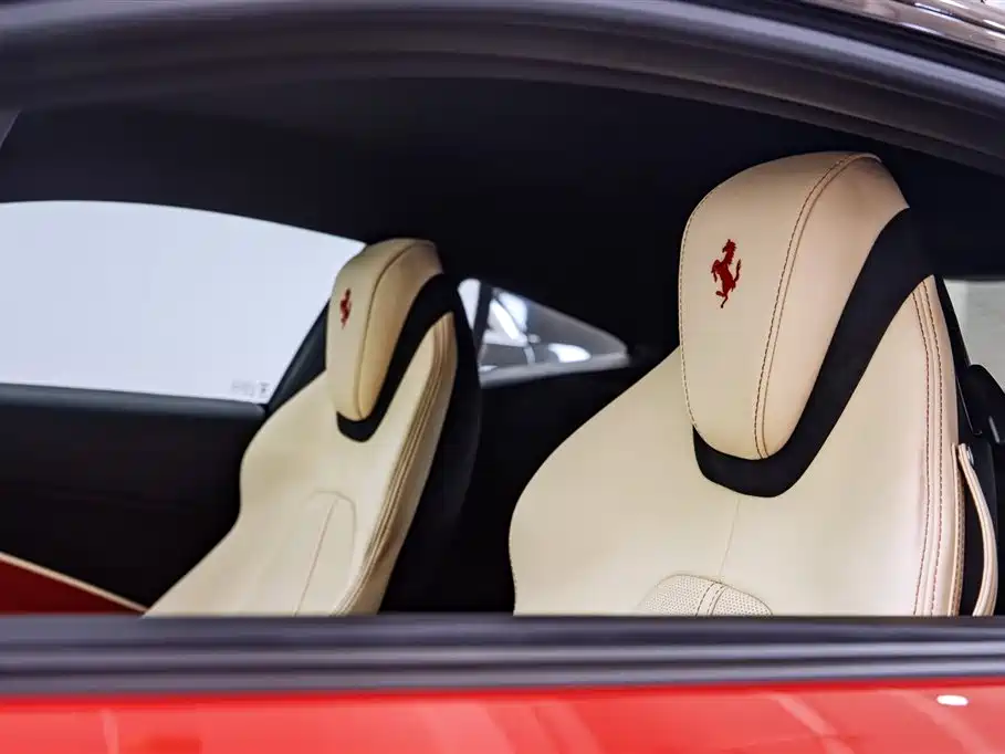Ferrari Roma 2023 2020 3.9T V8