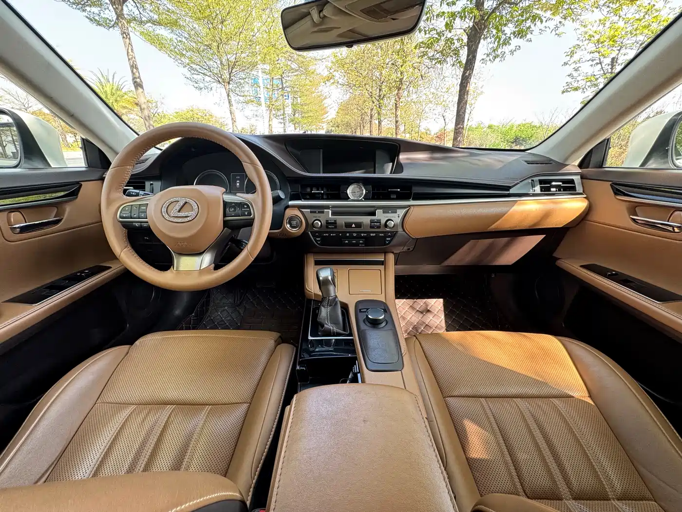 Lexus ES 2015 200 Elite Edition фото 9