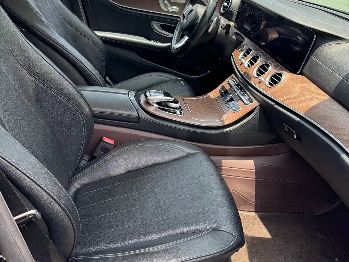 Mercedes-Benz E-Class 2016 E 300 L Fashion Type фото 14