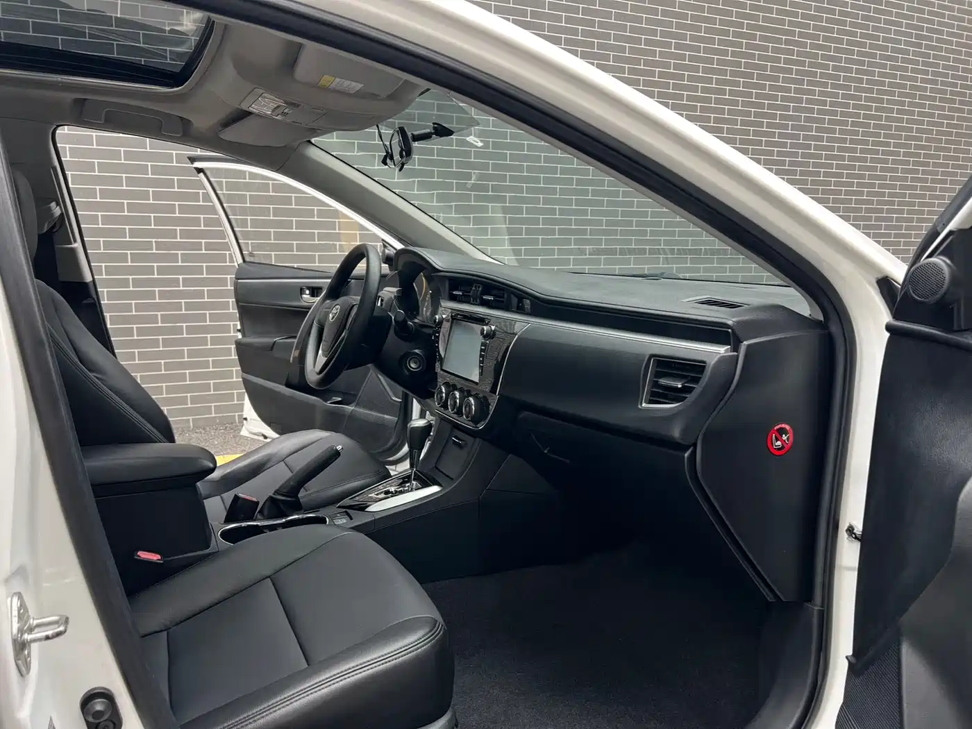 Toyota Corolla 2017 1.2T CVT GL-i фото 10