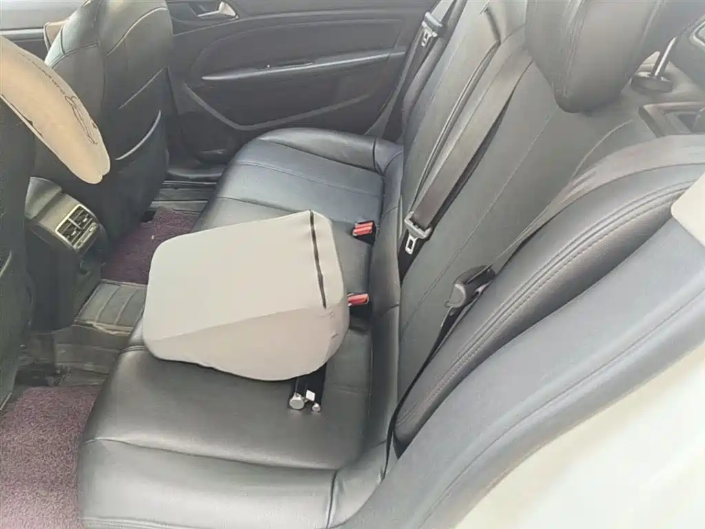 Peugeot 408 2016 1.6T Automatic Luxury Edition фото 17
