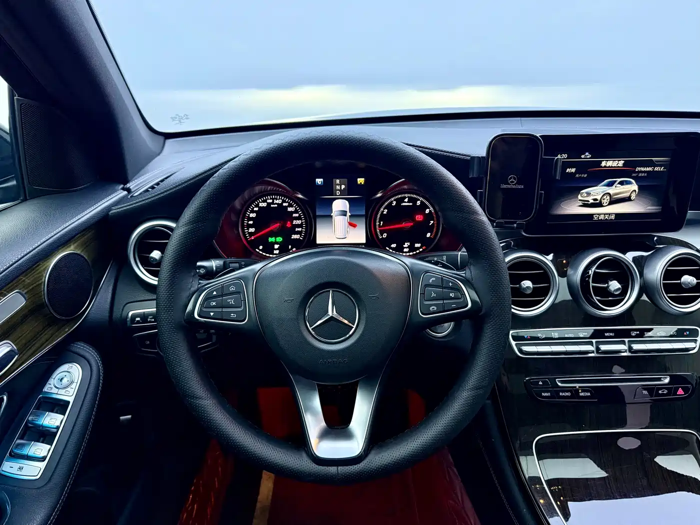 Mercedes-Benz GLC 2018 Facelift GLC 260 4MATIC Luxury фото 10