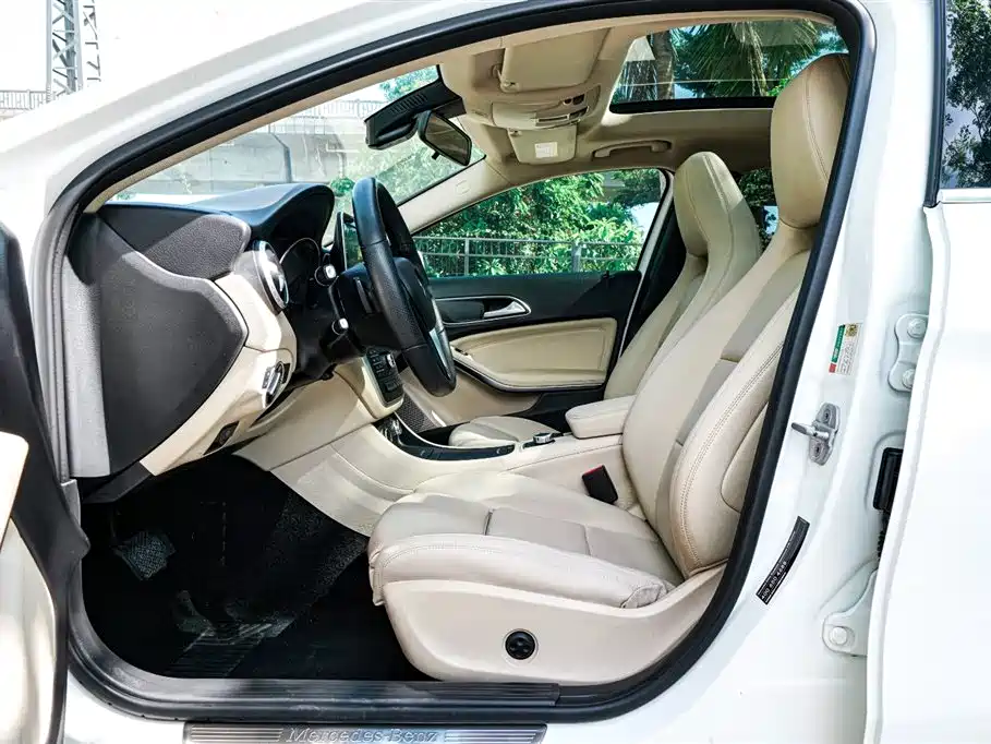 Mercedes-Benz GLA 2016 GLA 200 Dynamic фото 8