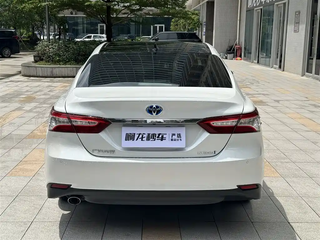 Toyota Camry 2021 Hybrid 2.5HG Luxury Edition фото 5