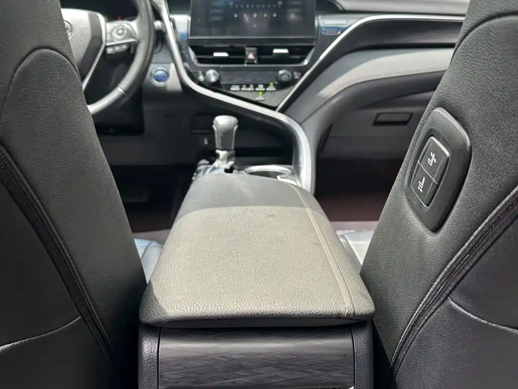 Toyota Camry 2021 Hybrid 2.5HG Luxury Edition фото 8