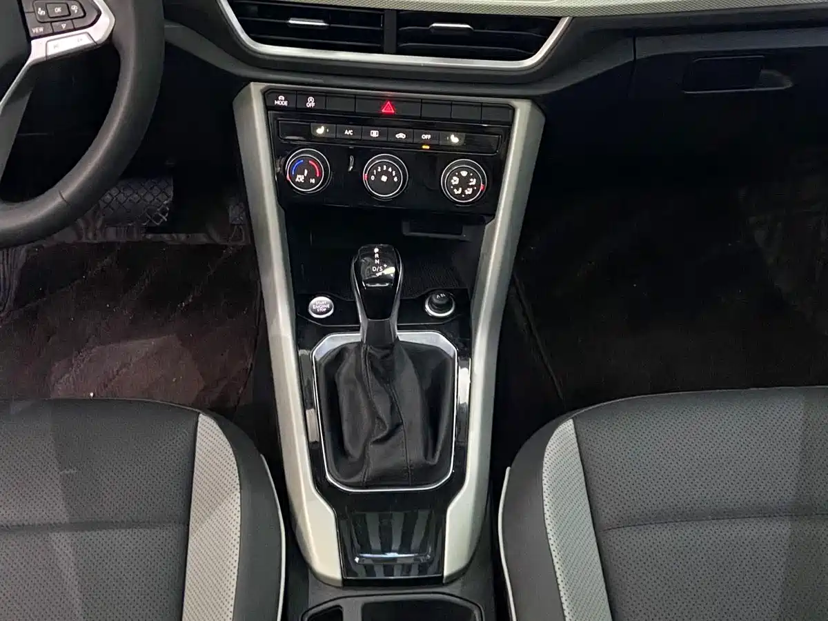 Volkswagen T-ROC 2023 280TSI DSG 2WD Time Edition фото 20
