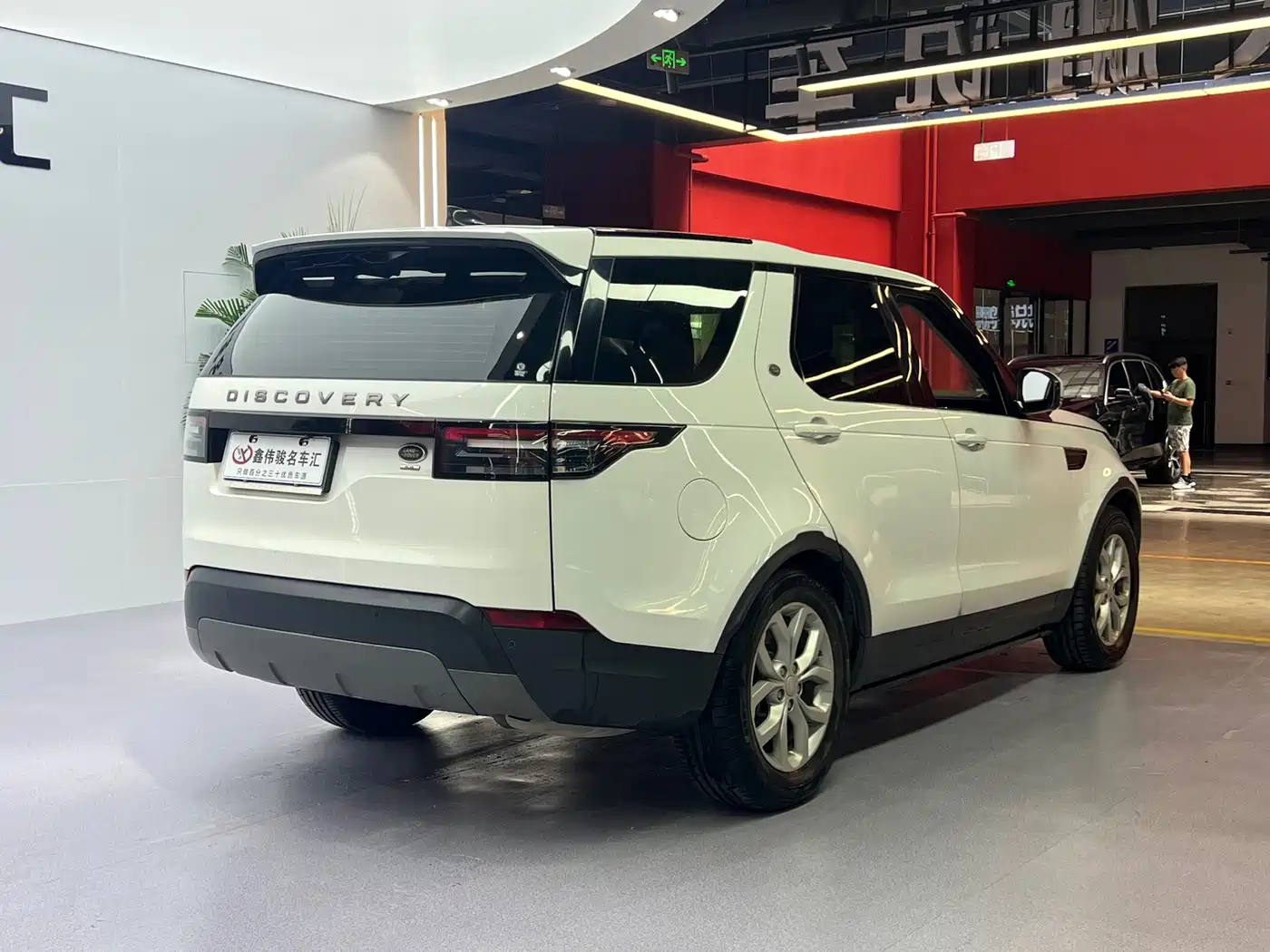 Фото 17 - Land Rover Discovery