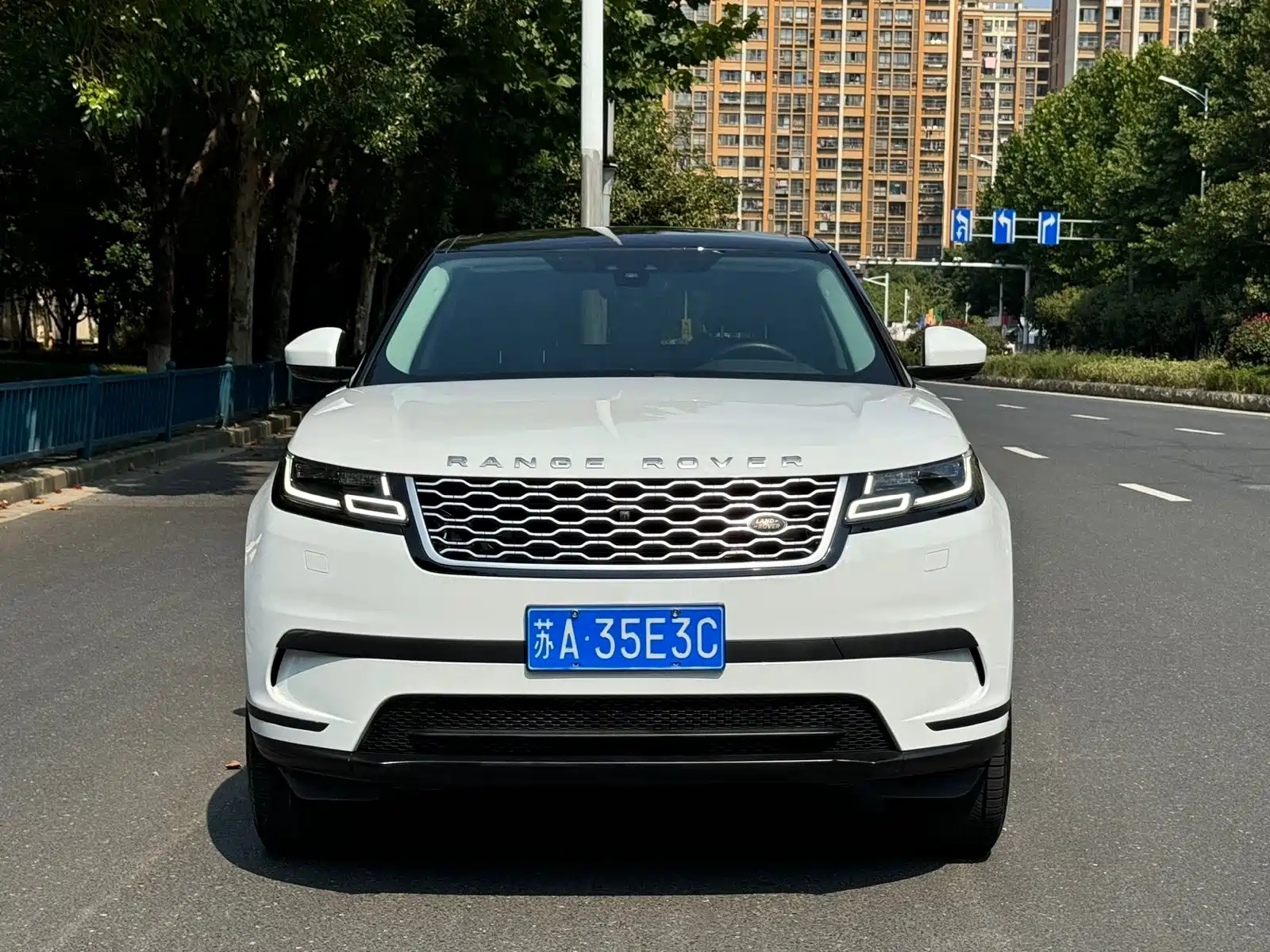 صورة 2 - Land Rover Range Rover Velar