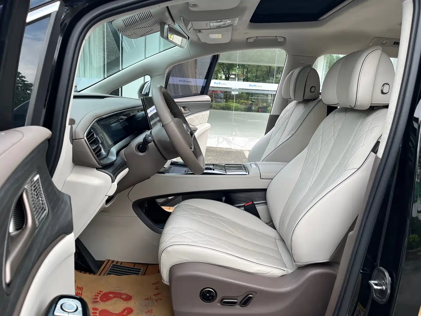 Denza D9 2022 DM-i 970 AWD Flagship фото 11