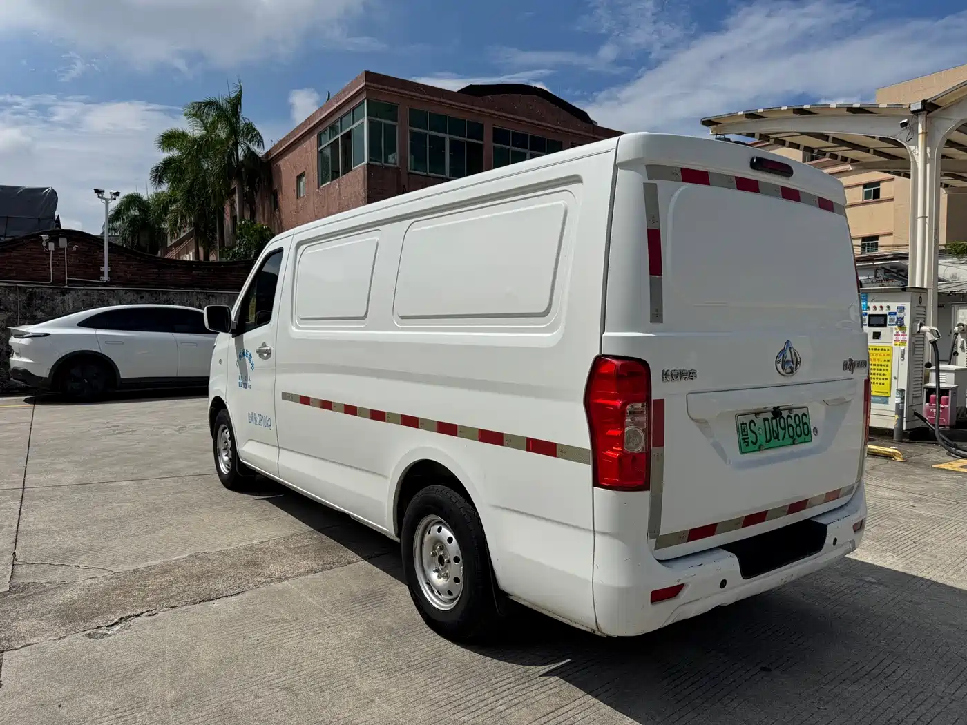 Changan Kaicheng Changan Ruixing EM80 2022 2022 Flat Roof Tailgate 2-seater 60kW 41.86kWh
