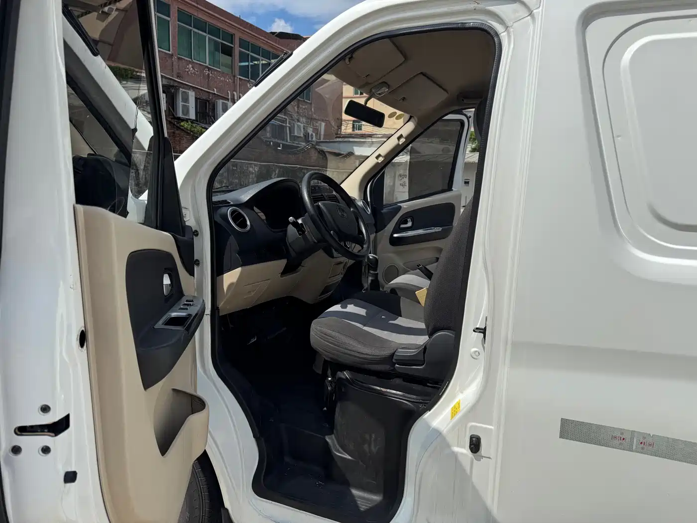 Changan Kaicheng Changan Ruixing EM80 2022 2022 Flat Roof Tailgate 2-seater 60kW 41.86kWh