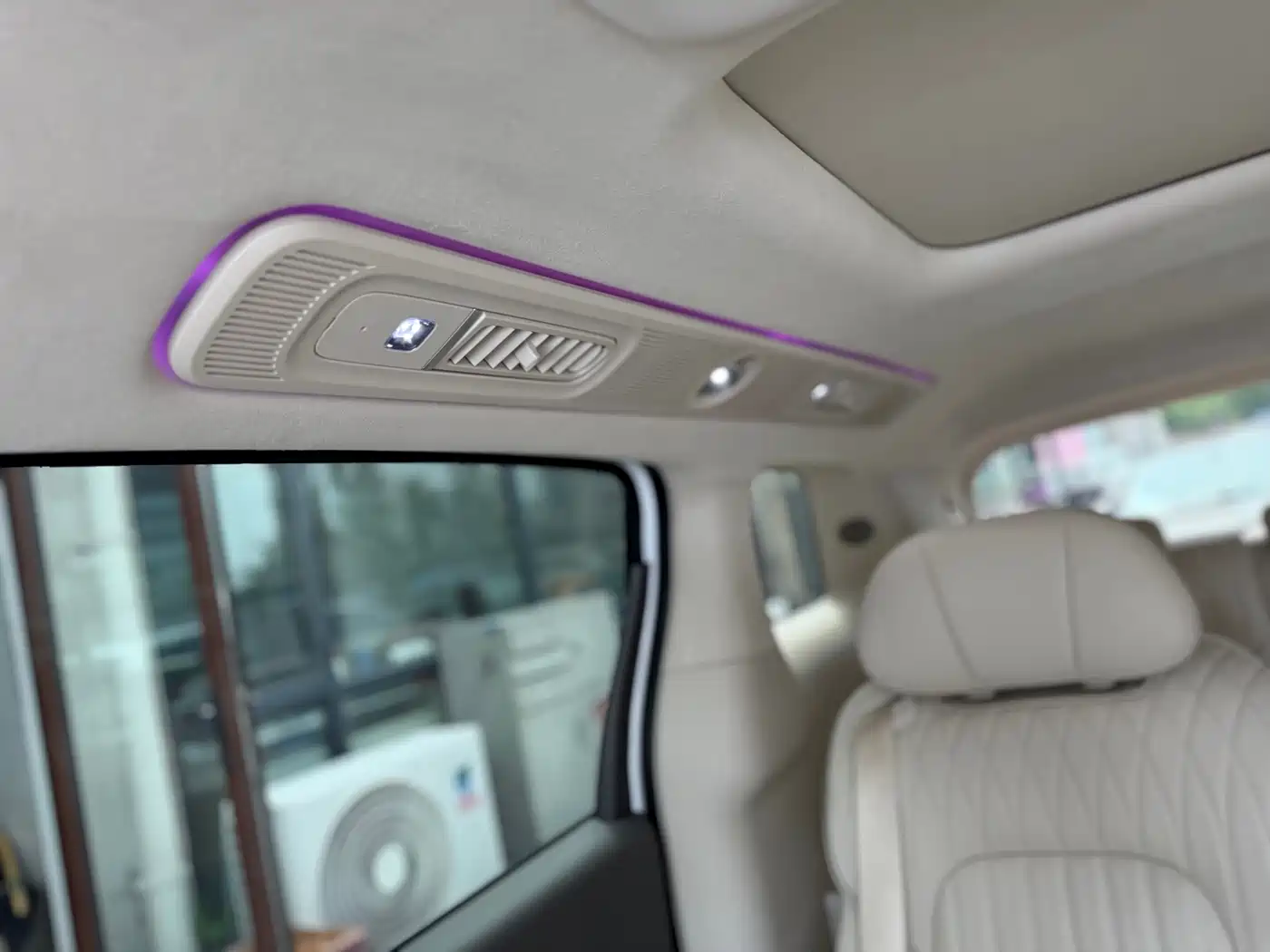 Voyah Auto Voyah Dreamer 2025 PHEV AWD Flagship Qian Kun Edition фото 10
