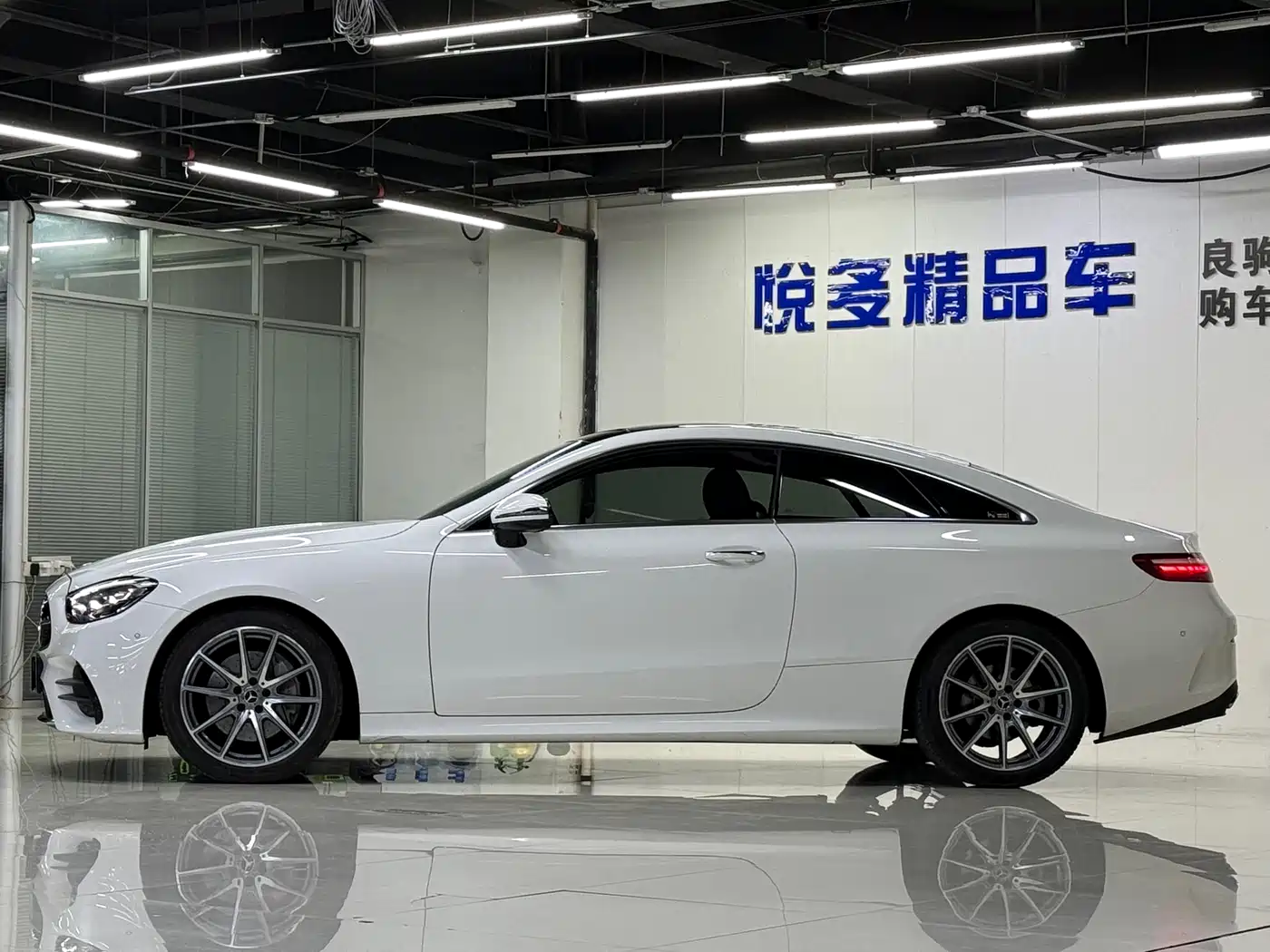 Mercedes-Benz E-Class (Import) 2023 E 260 Coupe фото 4