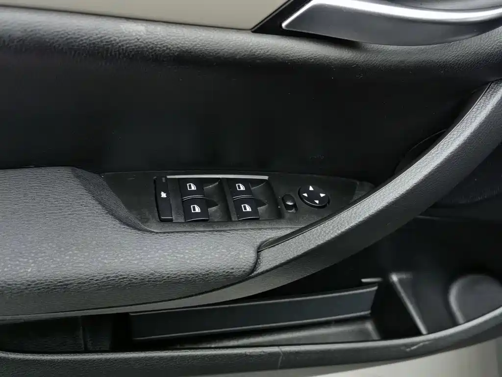 BMW X1 2012 2012 sDrive18i Fashion Model