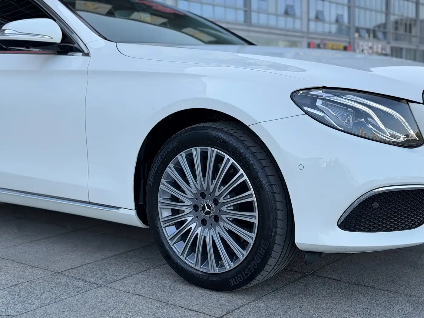 Mercedes-Benz E-Class 2020 E 300 L Luxury Model фото 3