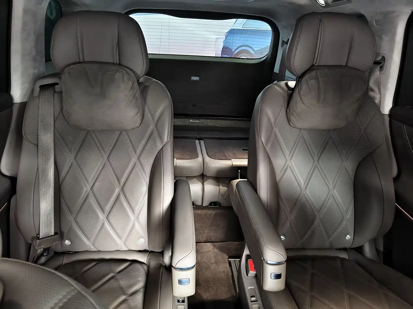 AITO Wenjie AITO M9 2025 Extended Range Ultra 52kWh 6-Seater фото 12