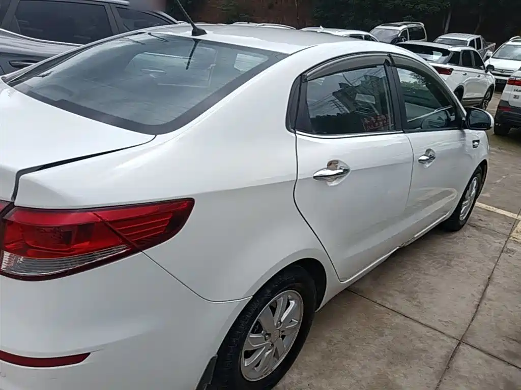 Kia K2 2015 Sedan 1.4L MT GLS фото 7