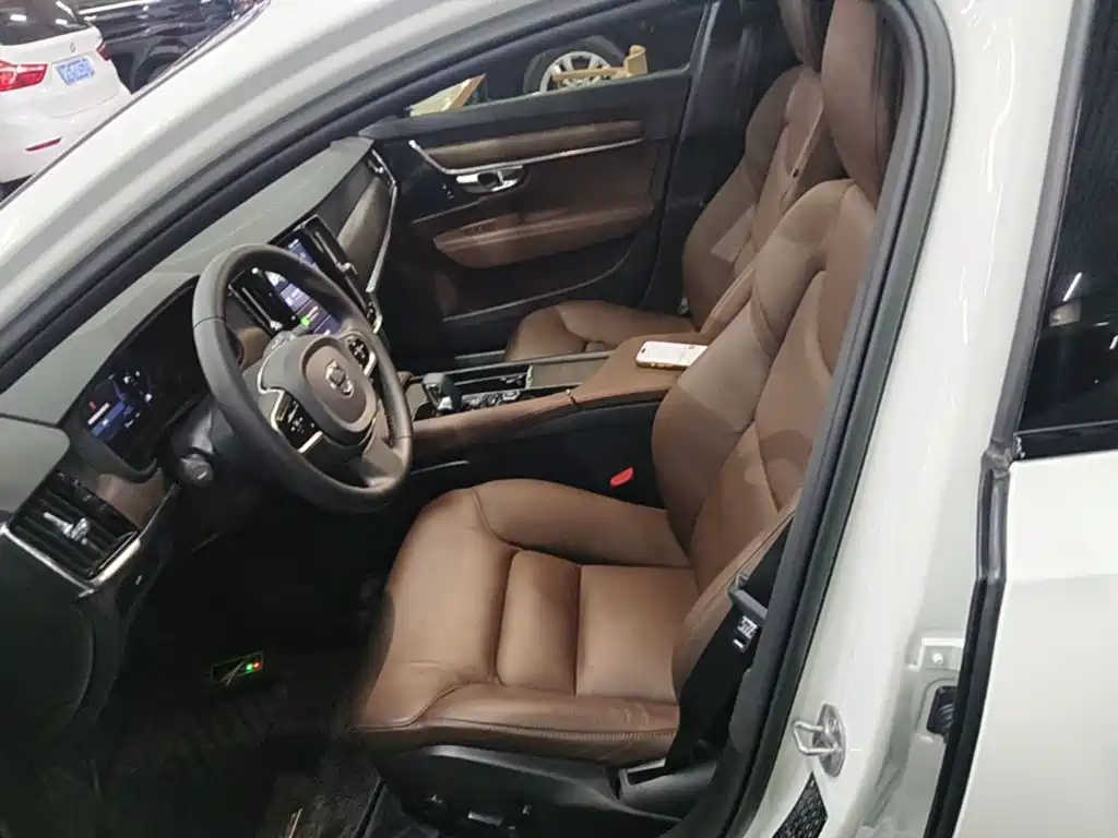 Volvo V90 2023 2023 Cross Country B5 AWD Smart Distance Edition