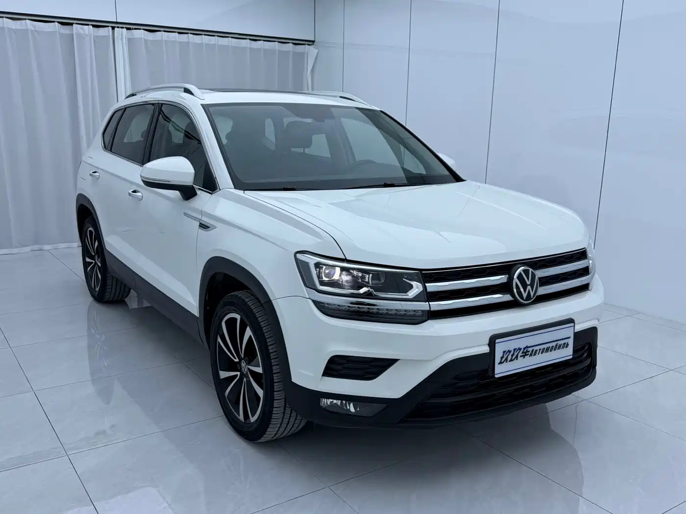 Volkswagen Tharu 2022 280TSI FWD Luxury Edition фото 3