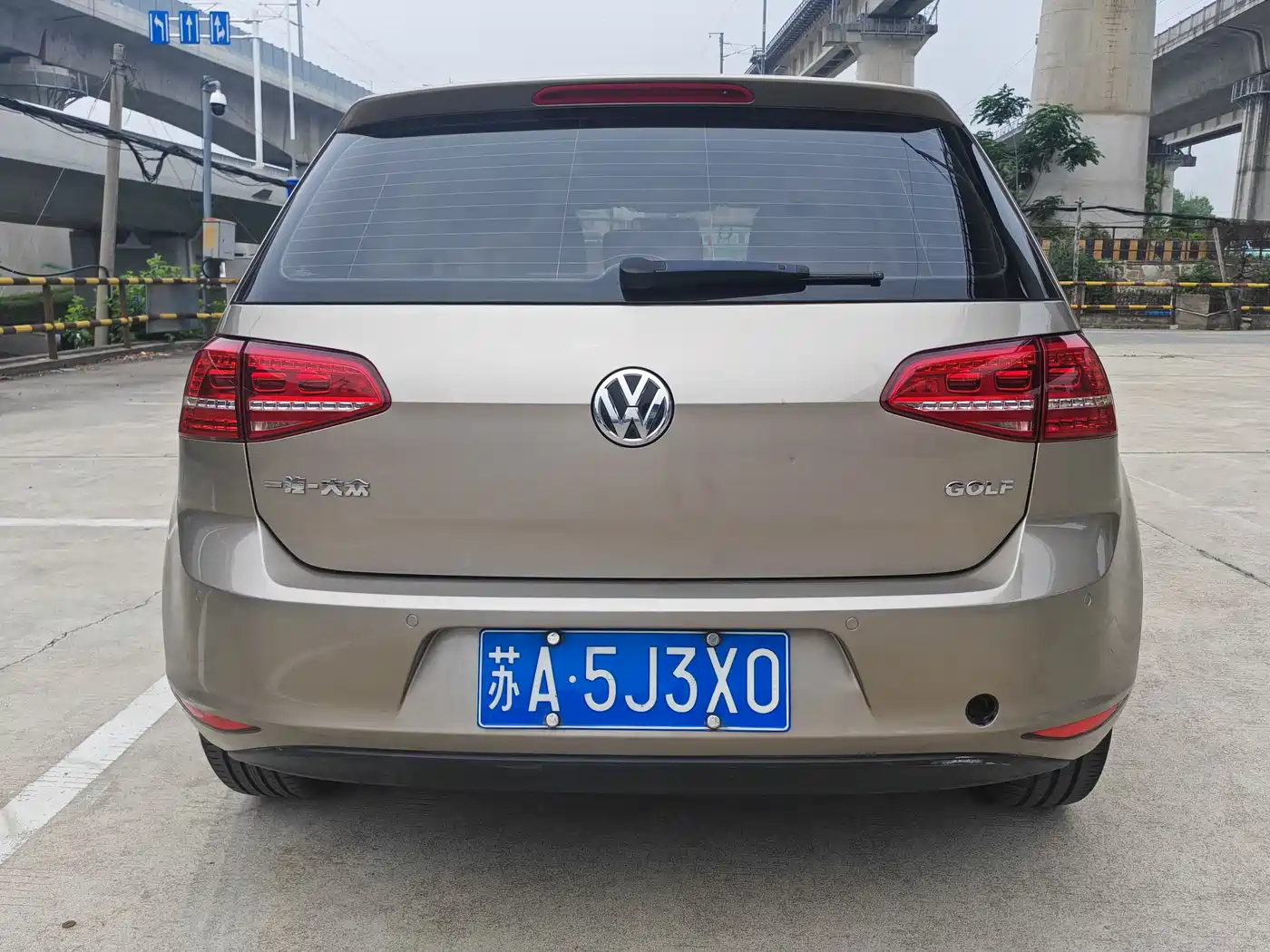 Volkswagen Golf 2016 1.6L Automatic Comfort фото 5