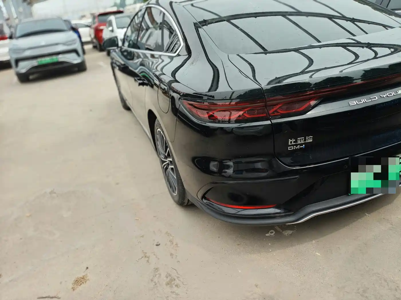 BYD Han 2022 DM-i 121KM Premium фото 8