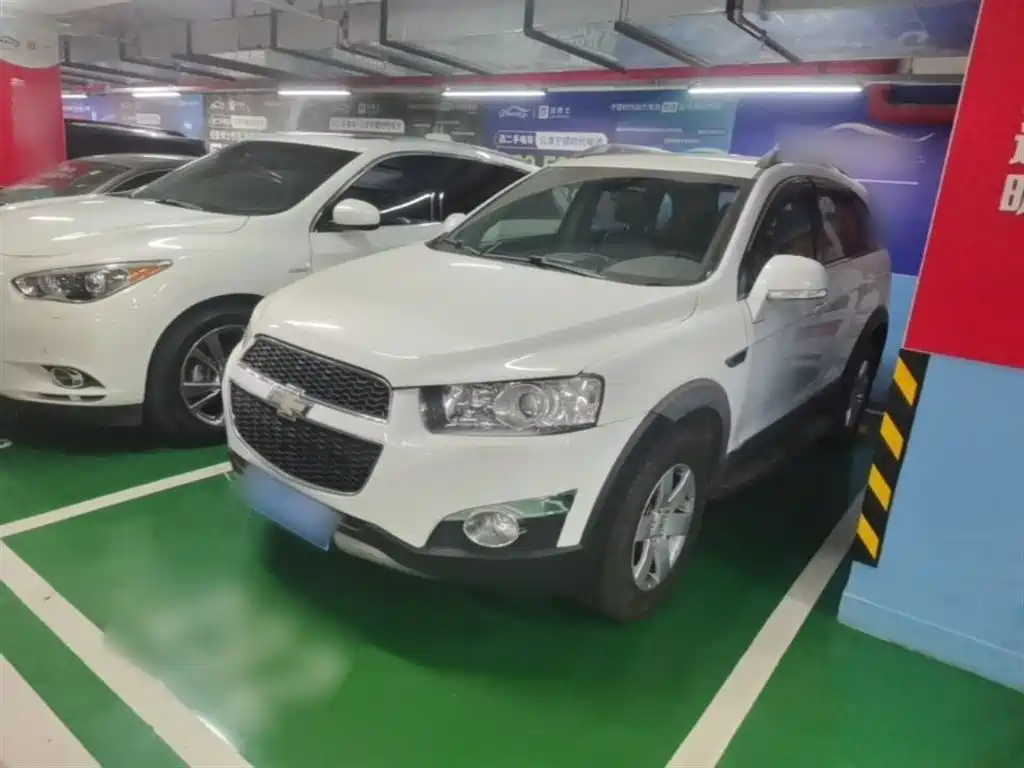 Chevrolet Captiva 2014 2.4L 2WD Urban 5-seater