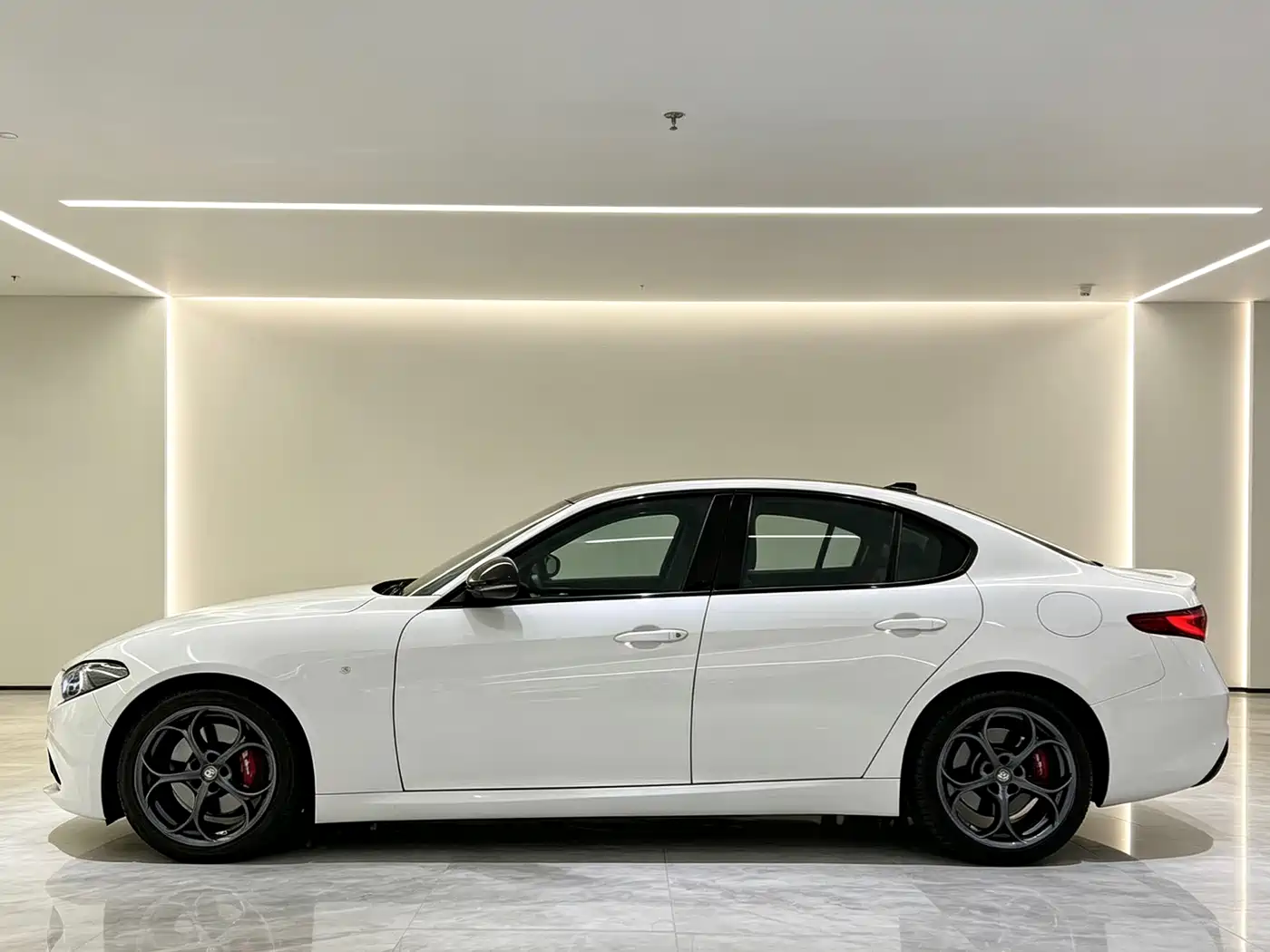 Alfa Romeo Giulia 2020 2020 2.0T 280HP Luxury Sport Edition