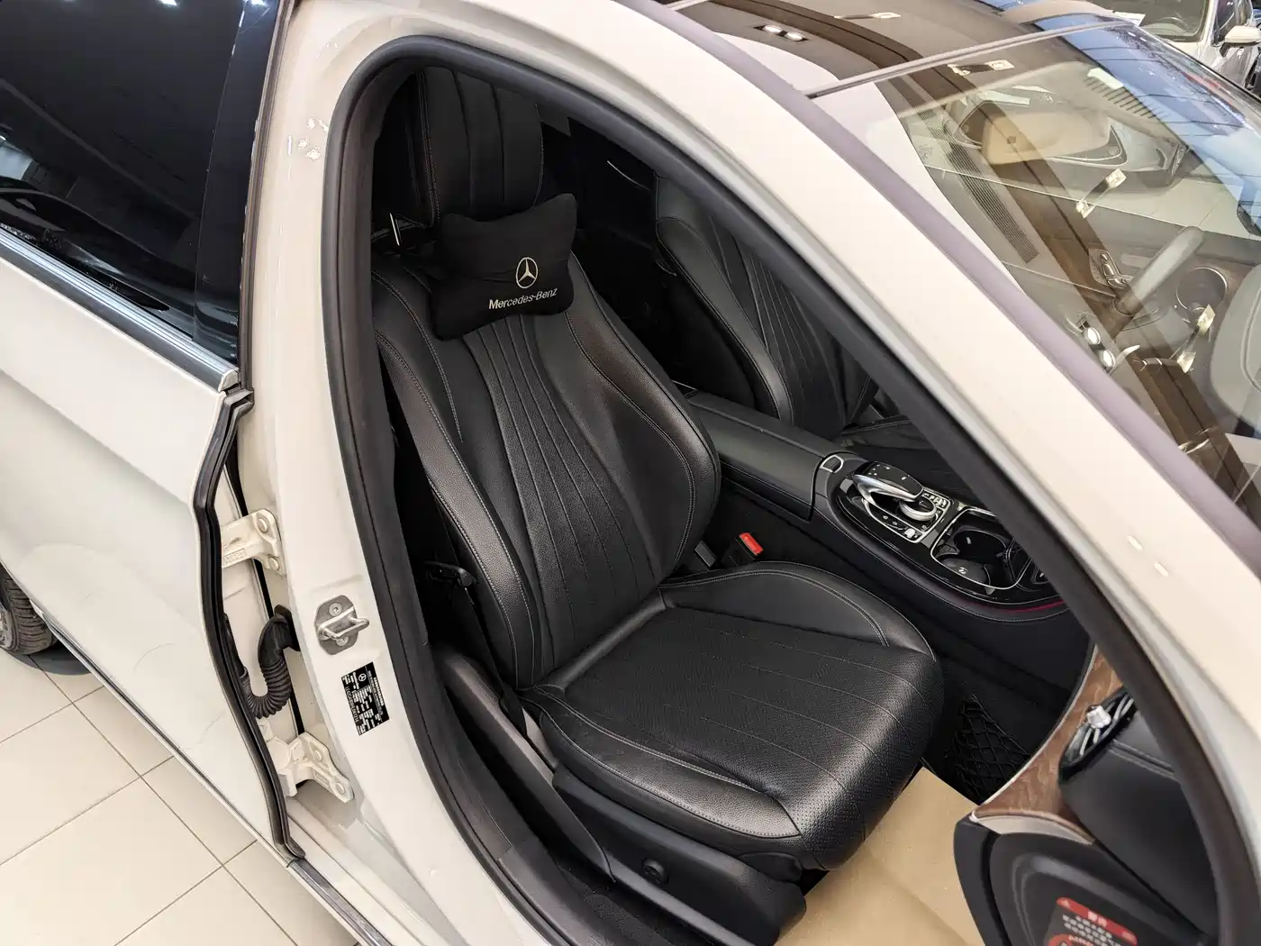 Mercedes-Benz E-Class 2016 E 300 L Fashion Type фото 36