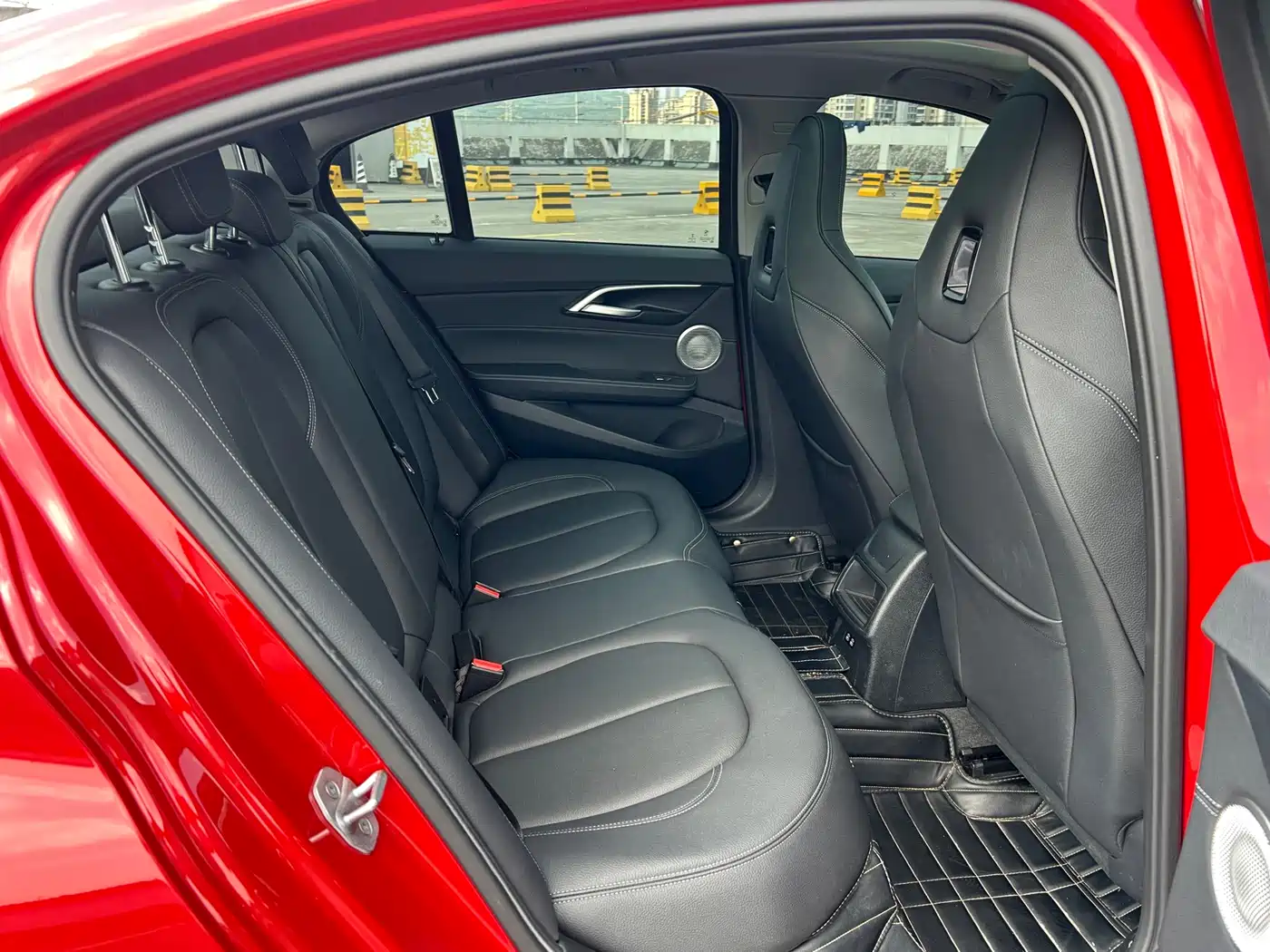 BMW 1 Series 2023 125i M Sport Shadow Edition фото 13