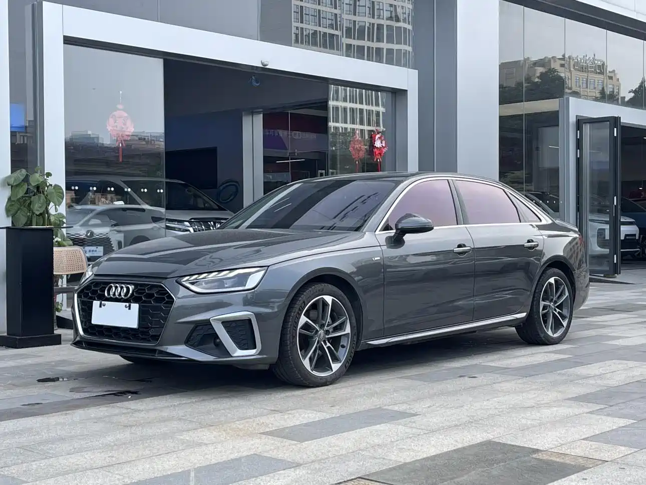 Фото 20 - Audi A4L