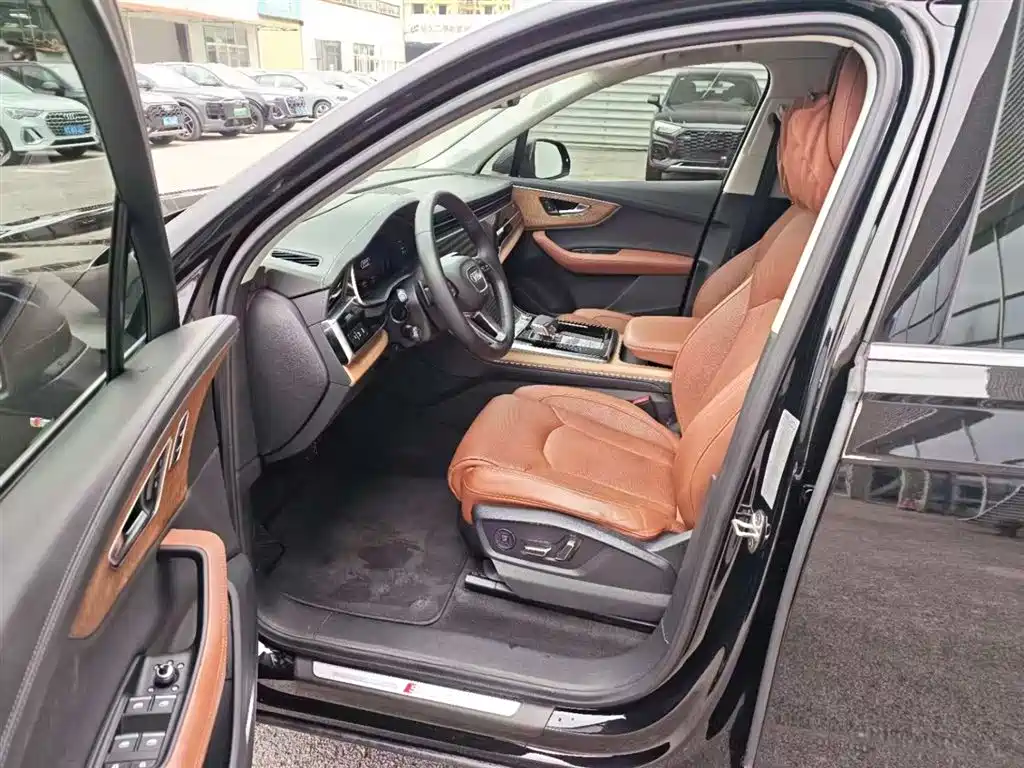 Audi Q7 2021 55 TFSI quattro S line Premium фото 7