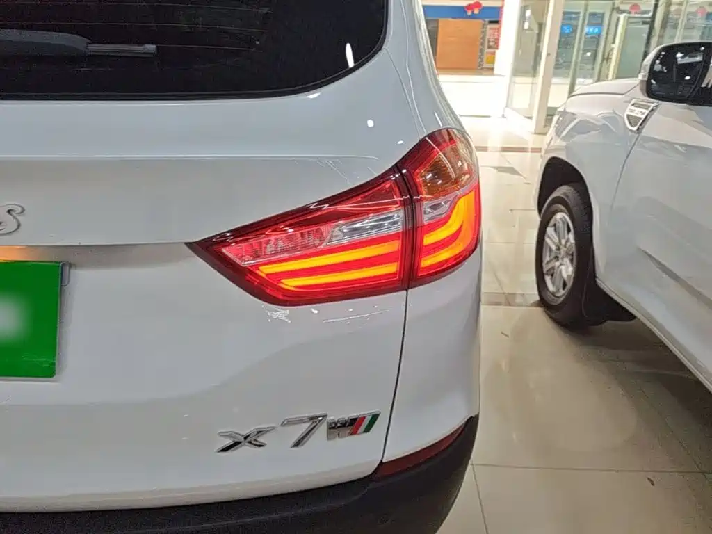 SWM Motor SWM X7 2018 2017 1.5T Automatic Smart Enjoy 7-seater