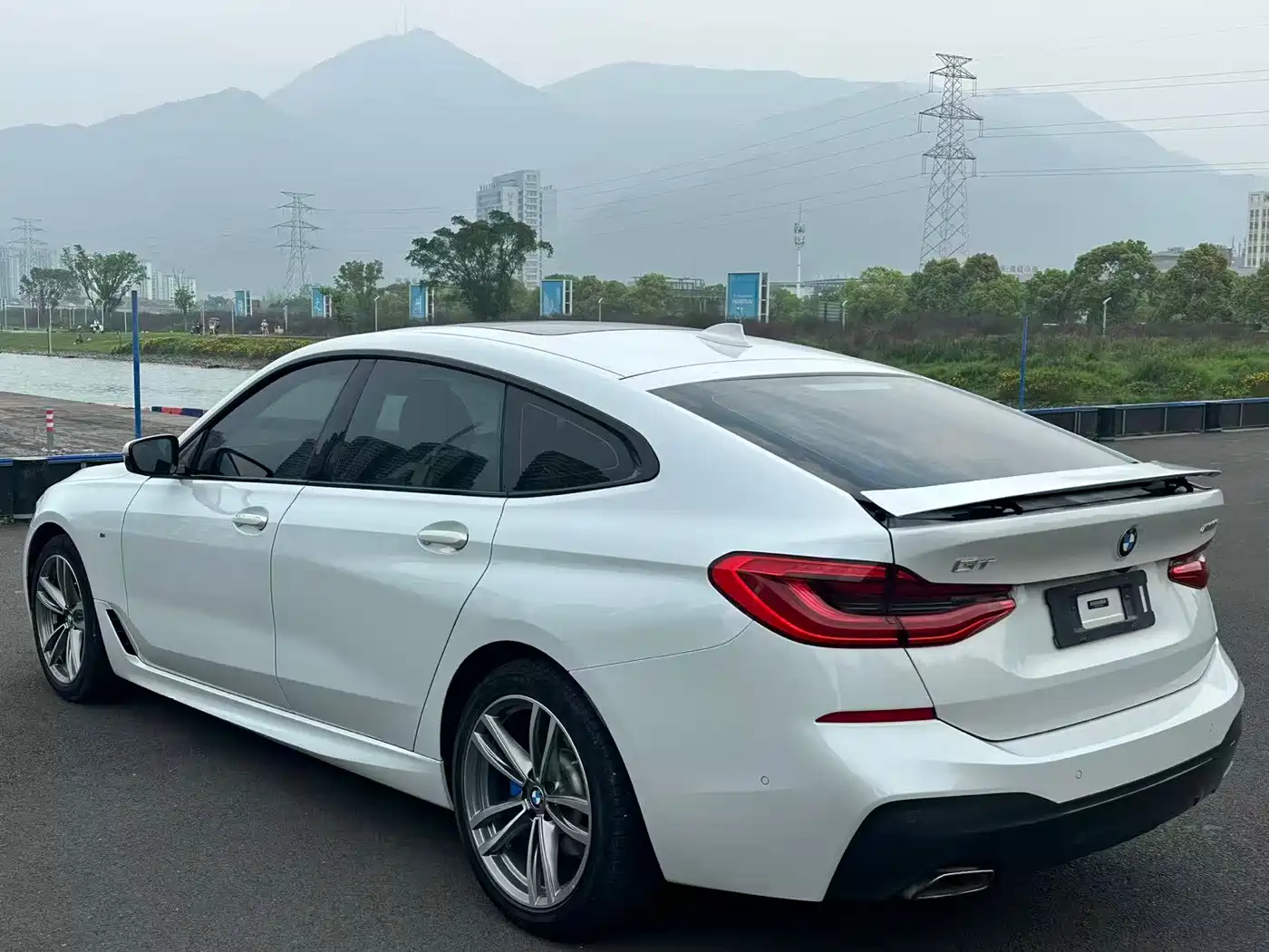 BMW 6 Series GT 2019 630i M Sport Package фото 7