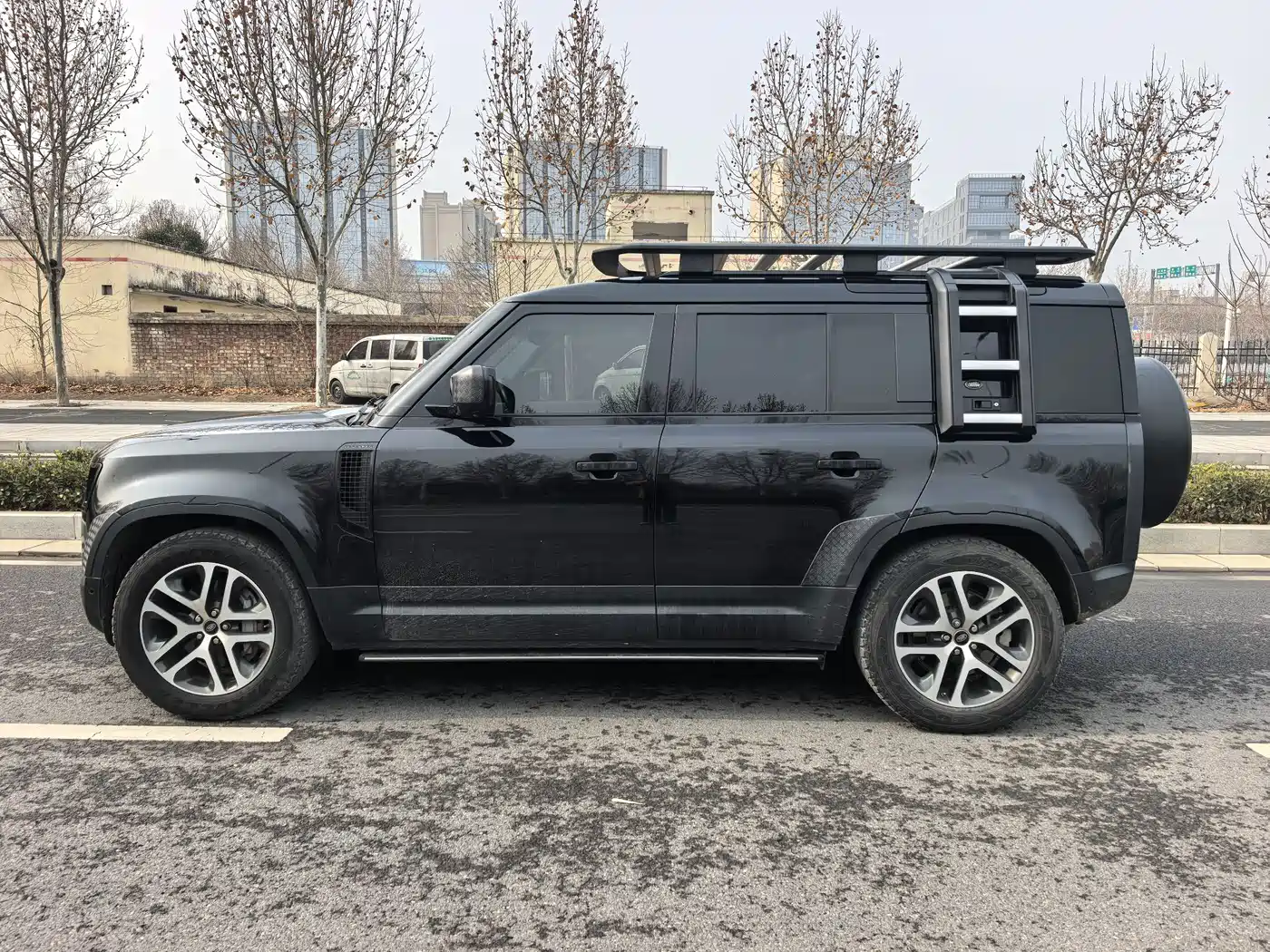LAND ROVER GUARD