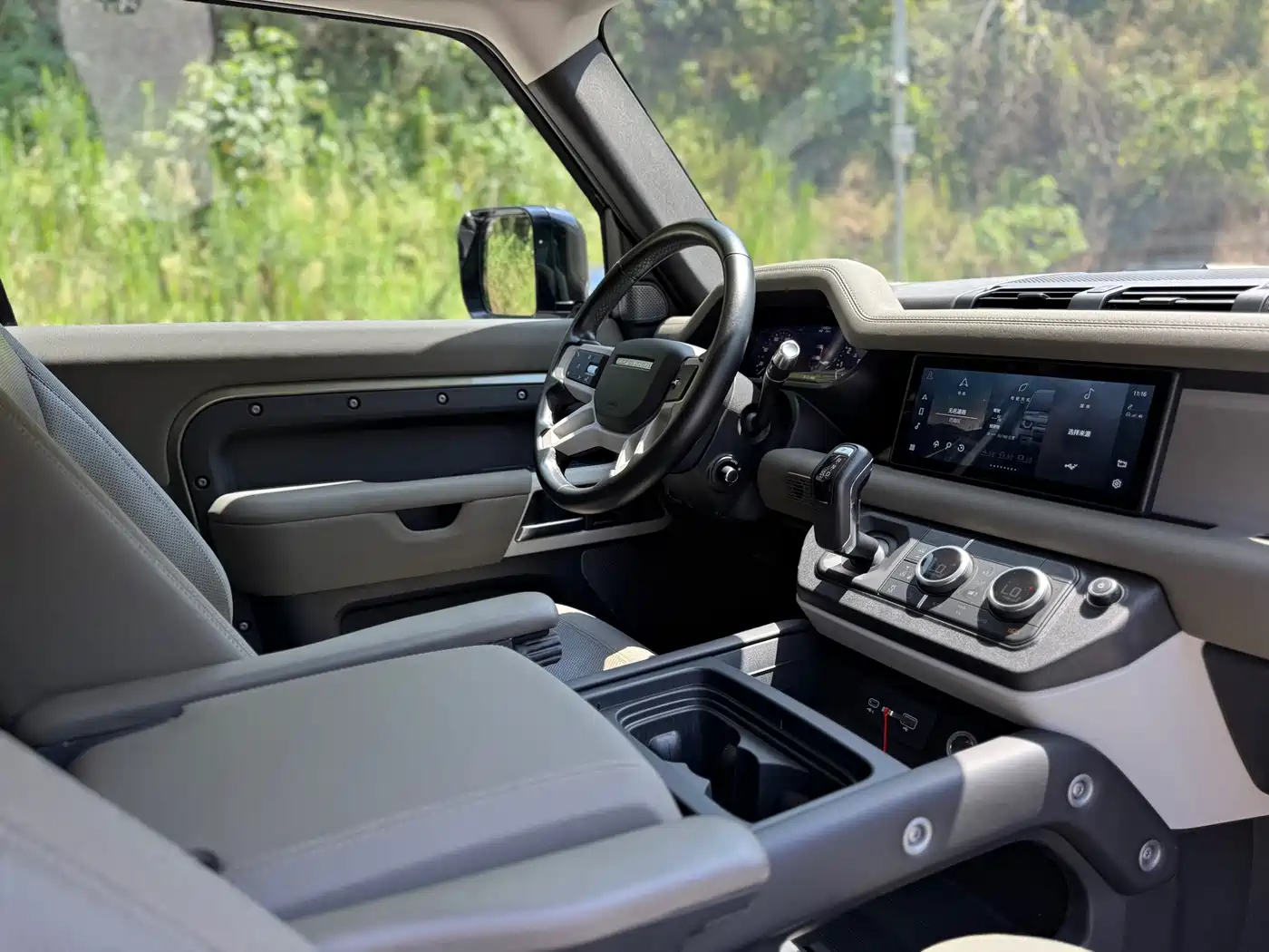 صورة 34 - Land Rover Defender