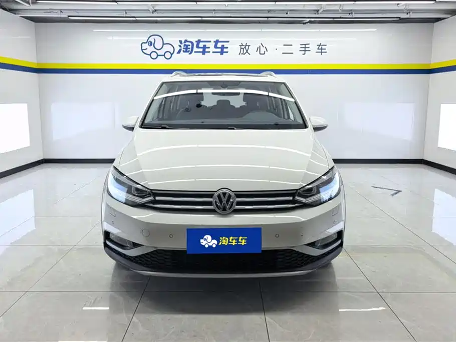 Volkswagen Touran 2018 Touran L 280TSI DSG Frontier Edition 7-Seater China V фото 2