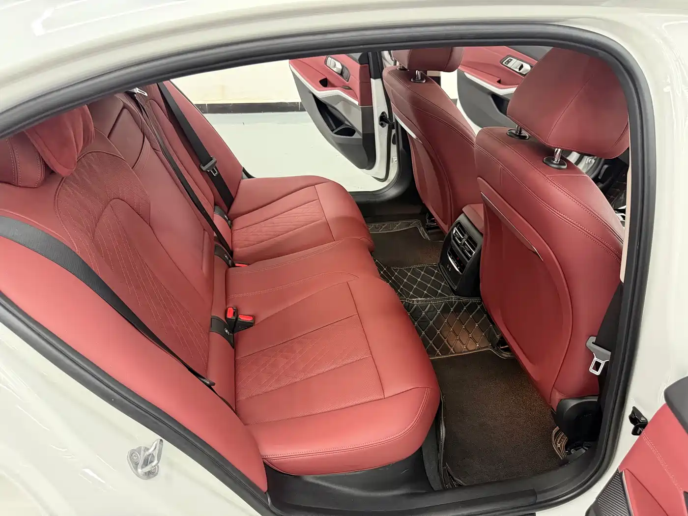 BMW 3 Series 2024 320Li M Sport Package фото 20