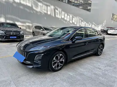 Hongqi E-QM5