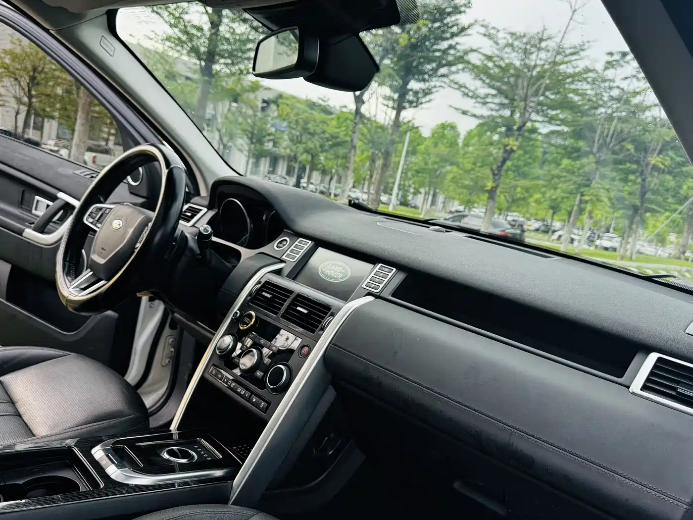 Land Rover Discovery Sport 2018 240PS SE Edition фото 11