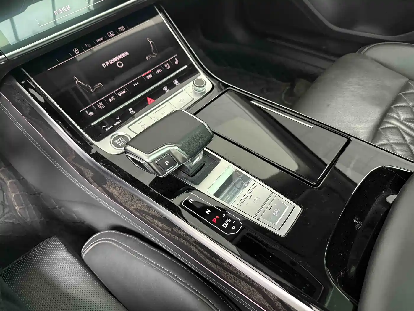 Audi A8 2023 A8L 50 TFSI quattro Exclusive фото 5