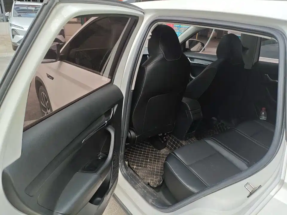 Škoda Kamiq 2021 1.5L Auto Comfort Edition фото 9