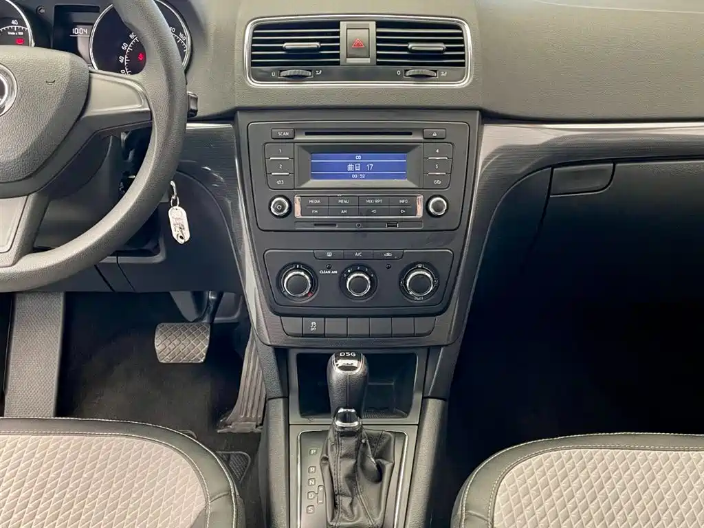 Škoda Yeti 2016 1.4TSI DSG Forward Edition фото 9