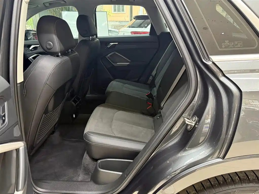 Audi Q3 2023 35 TFSI Fashion Dynamic Model (1.5T) фото 11