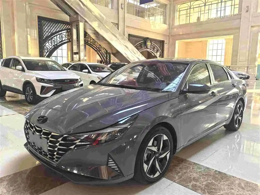 HYUNDAI ELANTRA