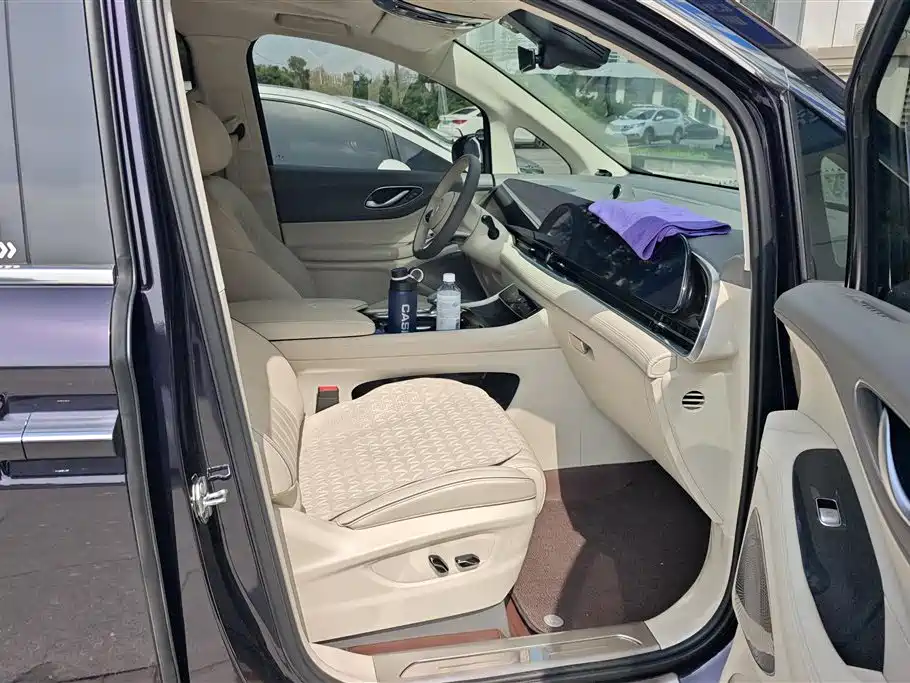 Voyah Auto Voyah Dreamer 2024 PHEV Extended Range Flagship Edition фото 8