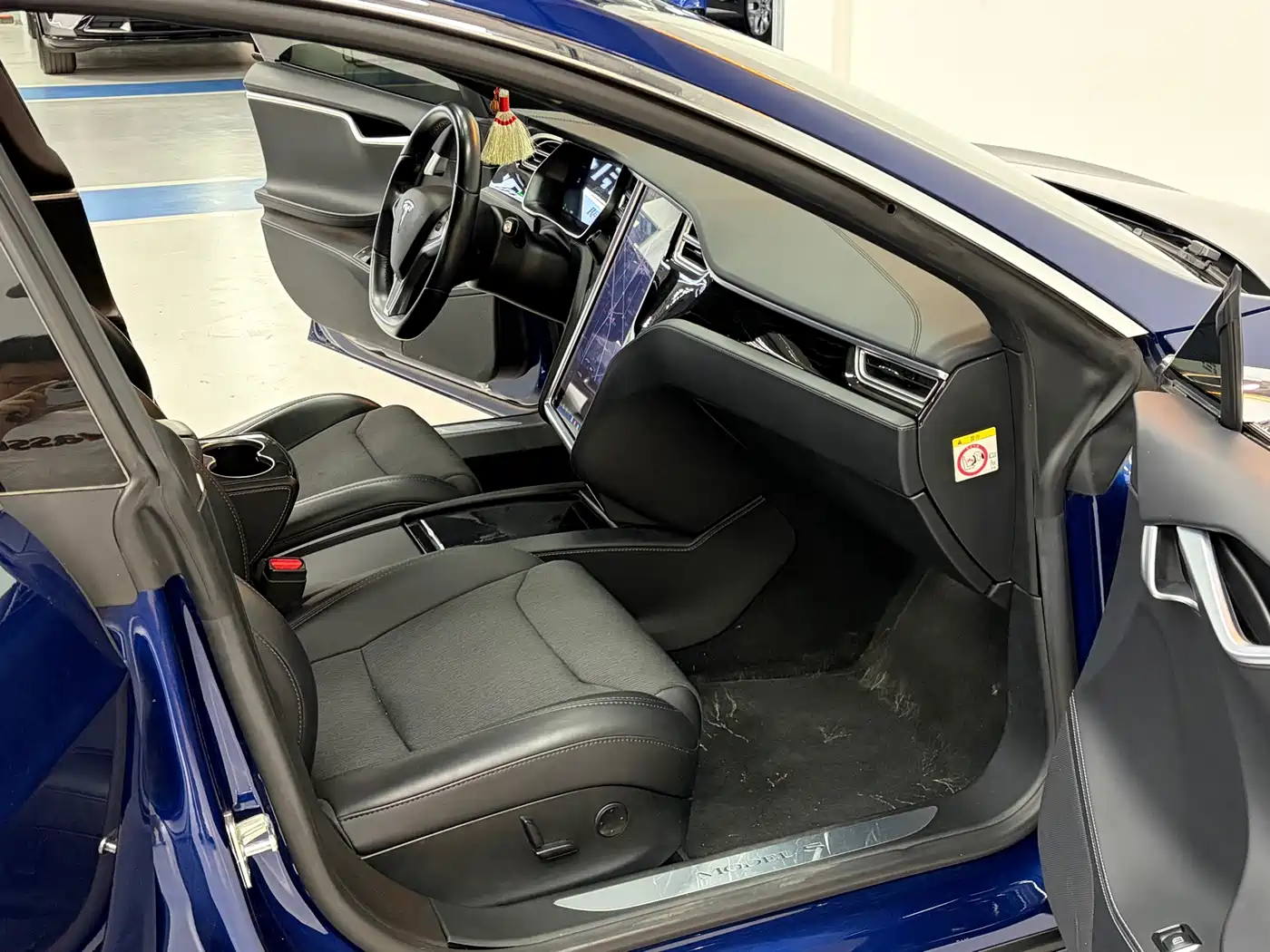 TESLA MODEL S